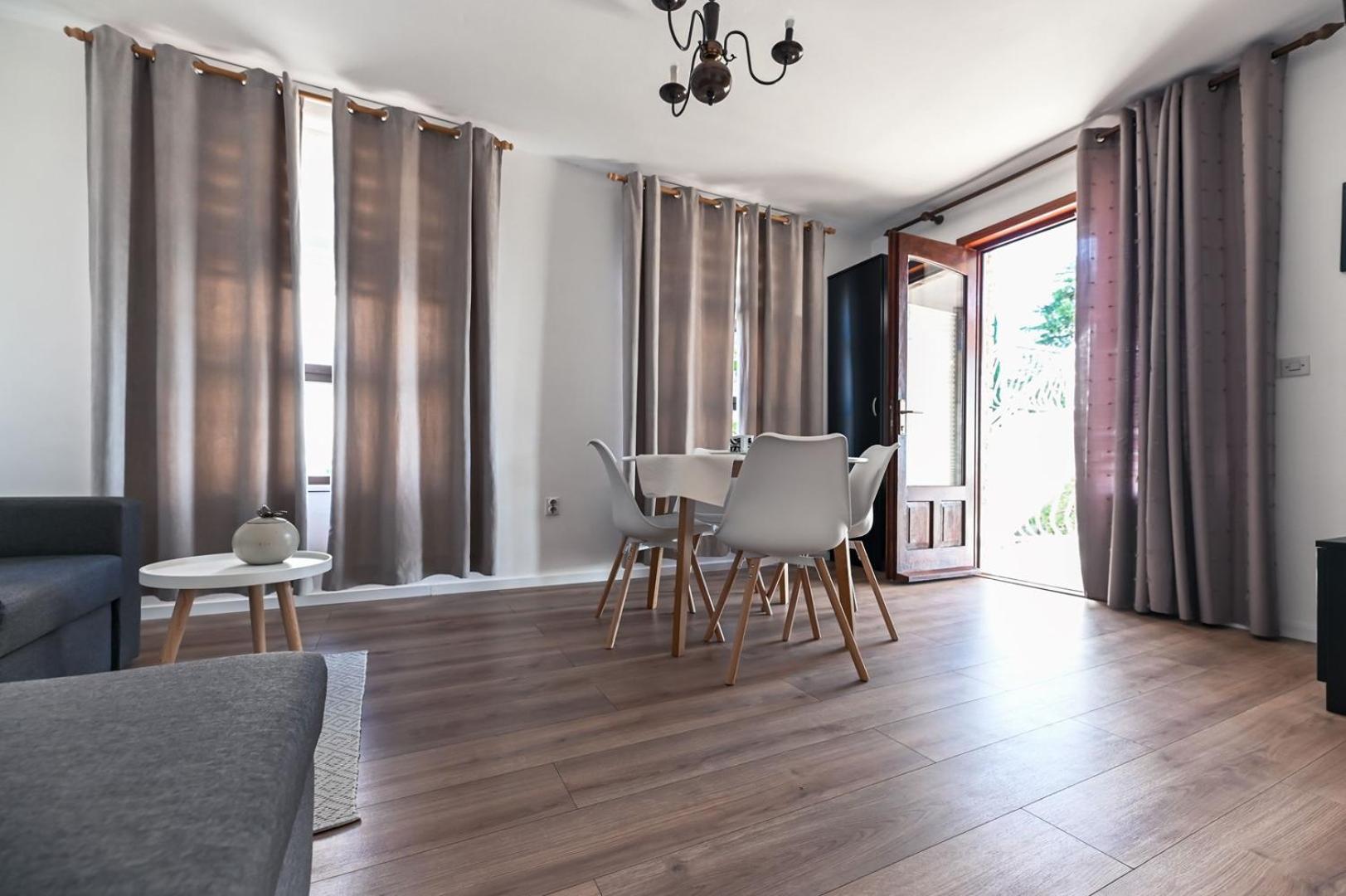 Apartment Rajna บีโอกราดนาโมรู ภายนอก รูปภาพ